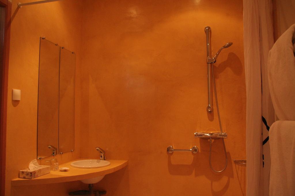 Hotel La Beauze Aubusson (Creuse) Quarto foto