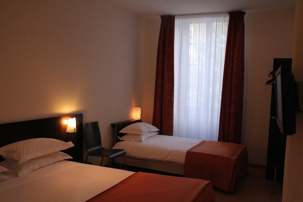 Hotel La Beauze Aubusson (Creuse) Quarto foto